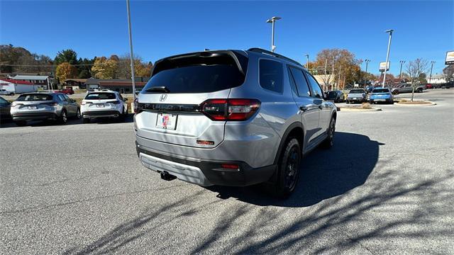 new 2025 Honda Pilot car, priced at $50,795