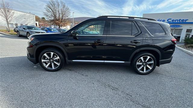 new 2025 Honda Pilot car, priced at $54,475