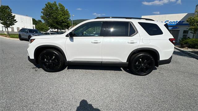 new 2025 Honda Pilot car, priced at $56,485