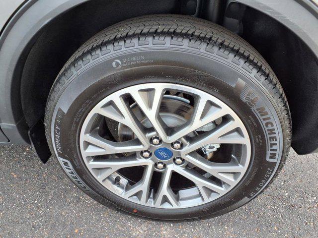 used 2022 Ford Escape car, priced at $25,603