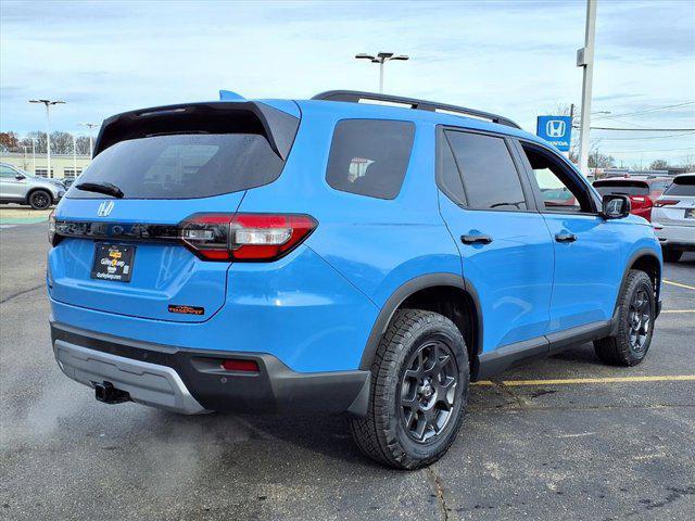 new 2025 Honda Pilot car, priced at $48,719