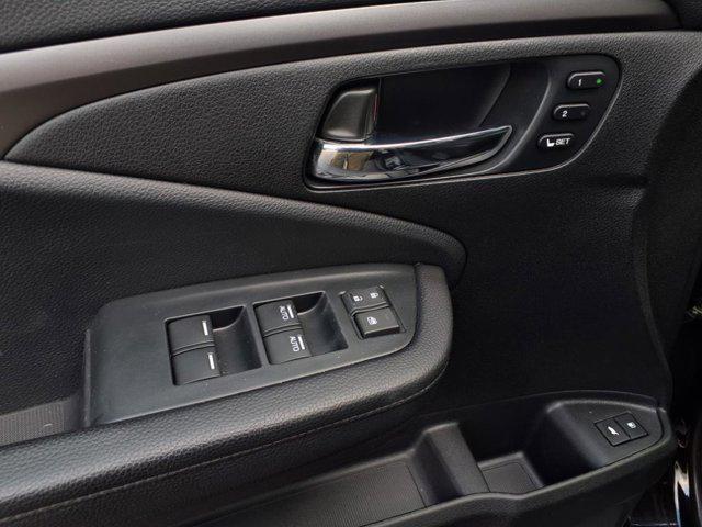 used 2022 Honda Pilot car, priced at $28,055