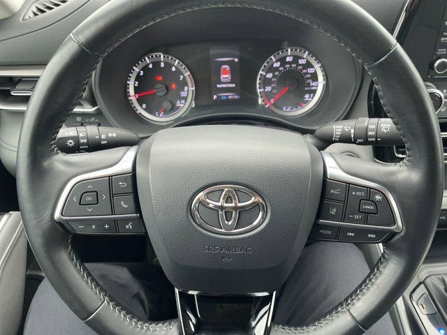 used 2020 Toyota Highlander car, priced at $27,660