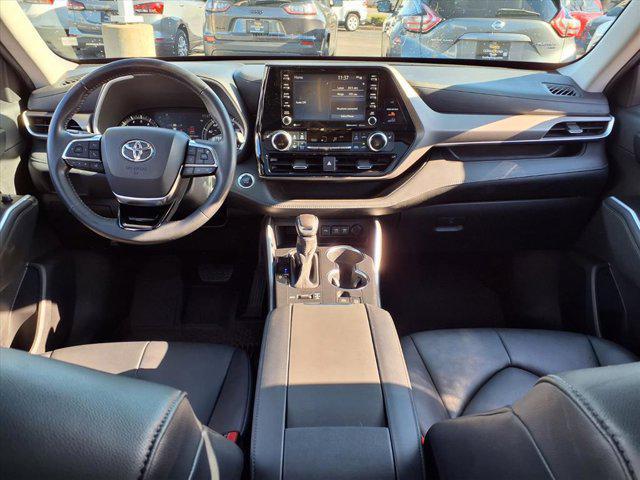 used 2020 Toyota Highlander car, priced at $24,490