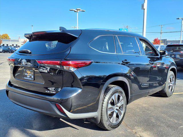 used 2020 Toyota Highlander car, priced at $24,490
