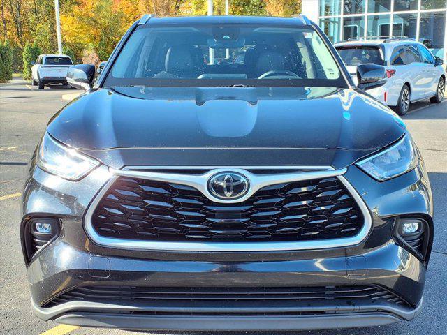 used 2020 Toyota Highlander car, priced at $24,490