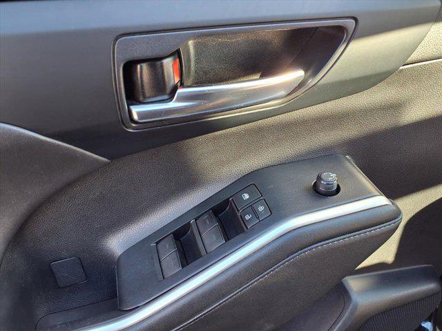 used 2020 Toyota Highlander car, priced at $24,490