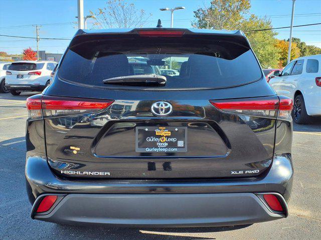 used 2020 Toyota Highlander car, priced at $24,490