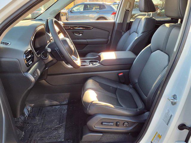 new 2025 Honda Pilot car, priced at $47,803