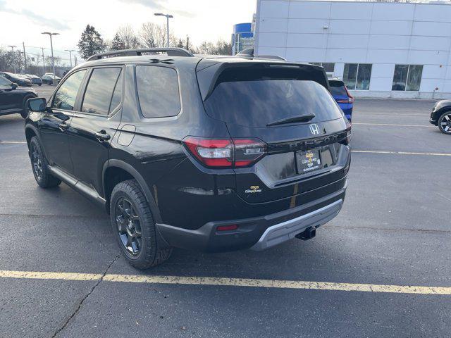 new 2025 Honda Pilot car, priced at $49,595