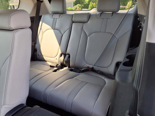 new 2025 Honda Pilot car, priced at $45,013
