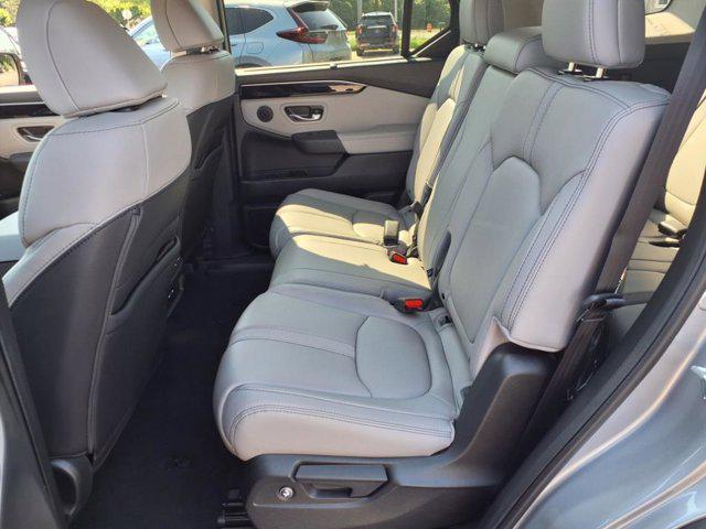 new 2025 Honda Pilot car, priced at $45,013