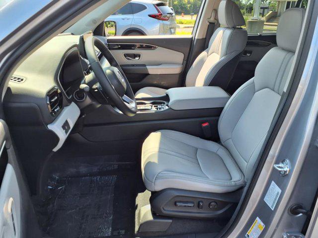new 2025 Honda Pilot car, priced at $45,013