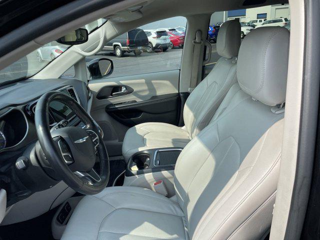 used 2021 Chrysler Pacifica Hybrid car, priced at $20,310