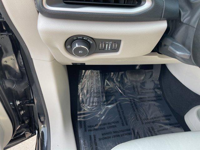 used 2021 Chrysler Pacifica Hybrid car, priced at $20,310