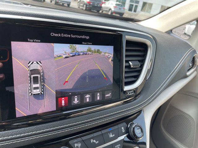 used 2021 Chrysler Pacifica Hybrid car, priced at $20,310