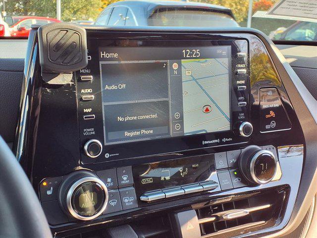 used 2021 Toyota Highlander car, priced at $33,997