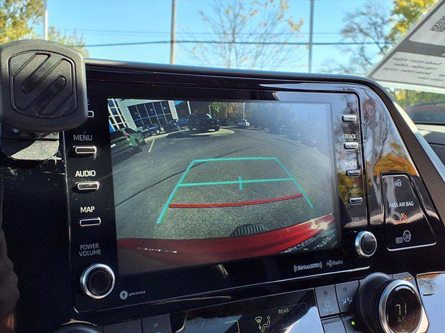 used 2021 Toyota Highlander car, priced at $33,997