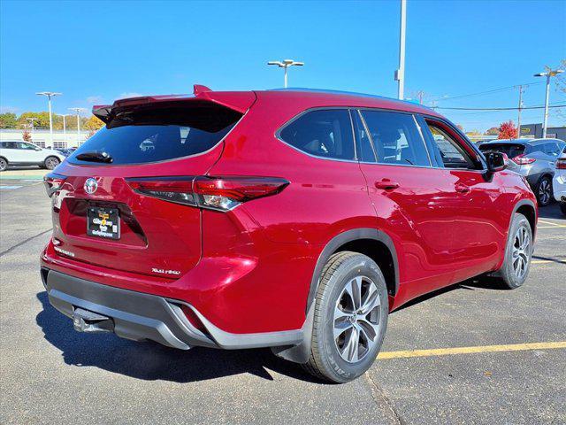 used 2021 Toyota Highlander car, priced at $33,997