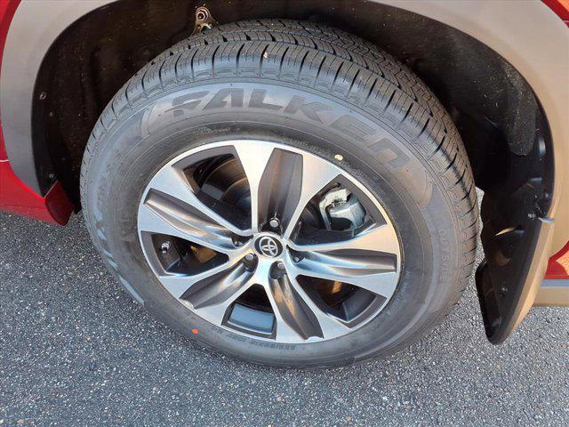 used 2021 Toyota Highlander car, priced at $33,997