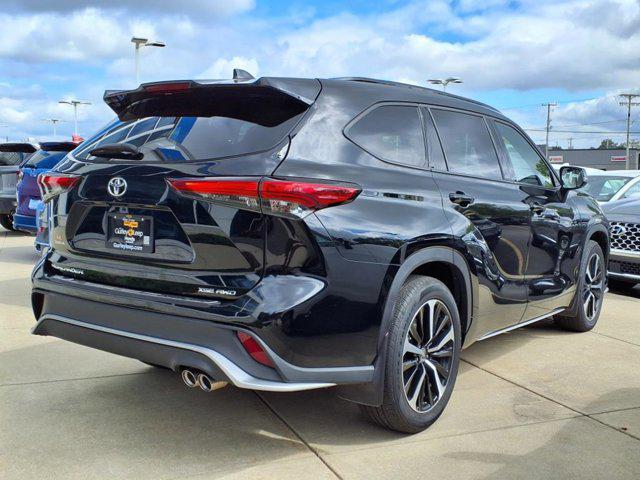 used 2021 Toyota Highlander car, priced at $35,940