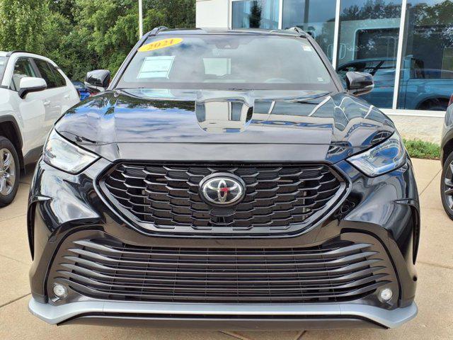 used 2021 Toyota Highlander car, priced at $35,940