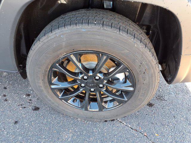 used 2023 Jeep Cherokee car, priced at $20,232