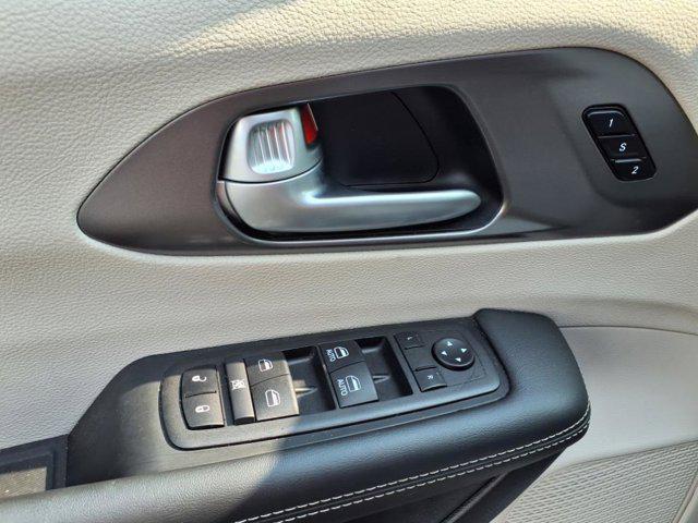 used 2024 Chrysler Pacifica car, priced at $22,658