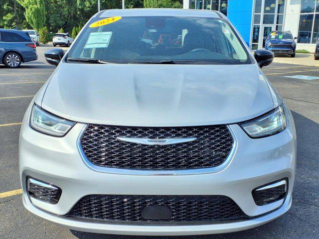 used 2024 Chrysler Pacifica car, priced at $22,658