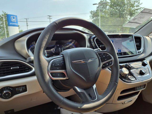 used 2024 Chrysler Pacifica car, priced at $22,658