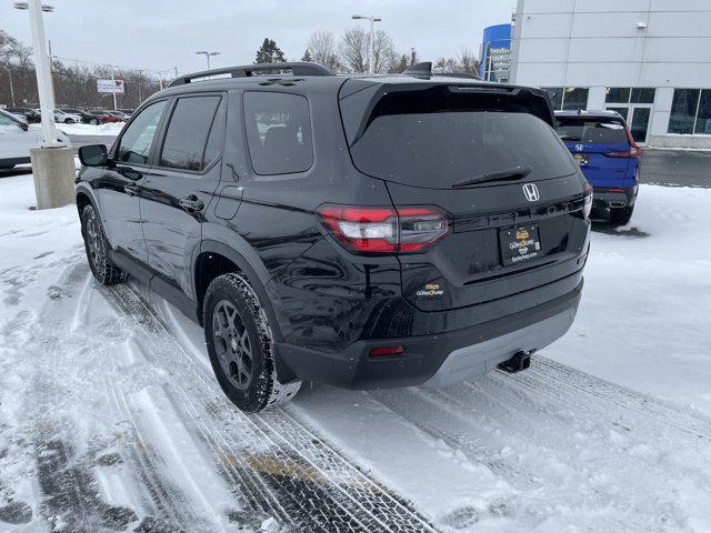 new 2025 Honda Pilot car, priced at $49,595