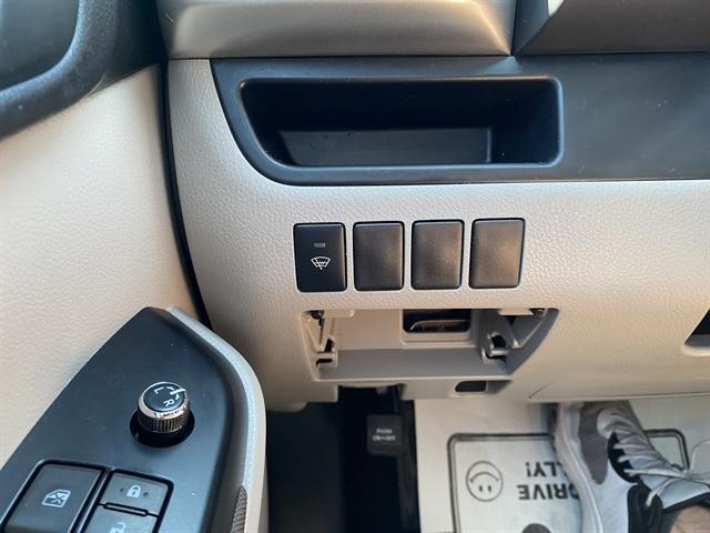 used 2014 Toyota Highlander car, priced at $16,450