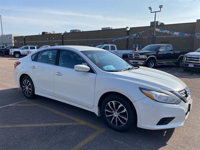 used 2016 Nissan Altima car, priced at $9,995