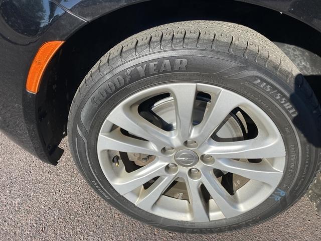 used 2016 Chrysler 200 car, priced at $7,995