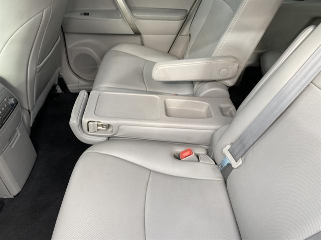 used 2013 Toyota Highlander car, priced at $13,650