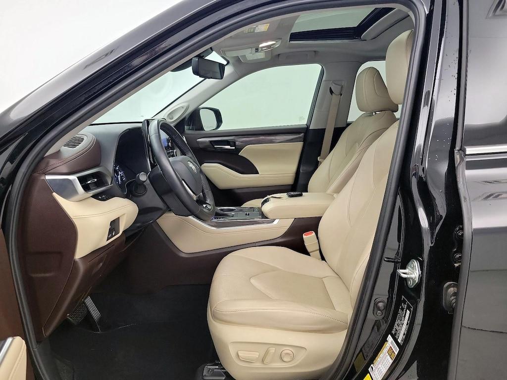 used 2020 Toyota Highlander car, priced at $32,998