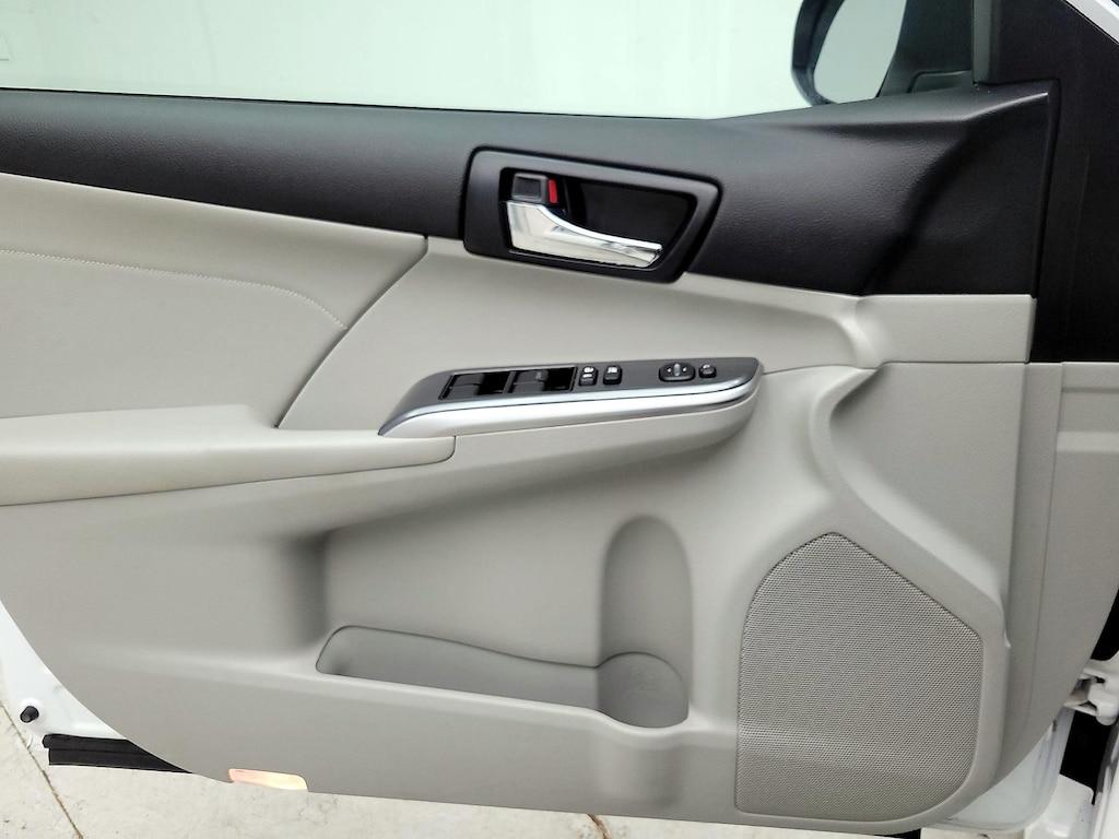 used 2014 Toyota Camry Hybrid car, priced at $18,998
