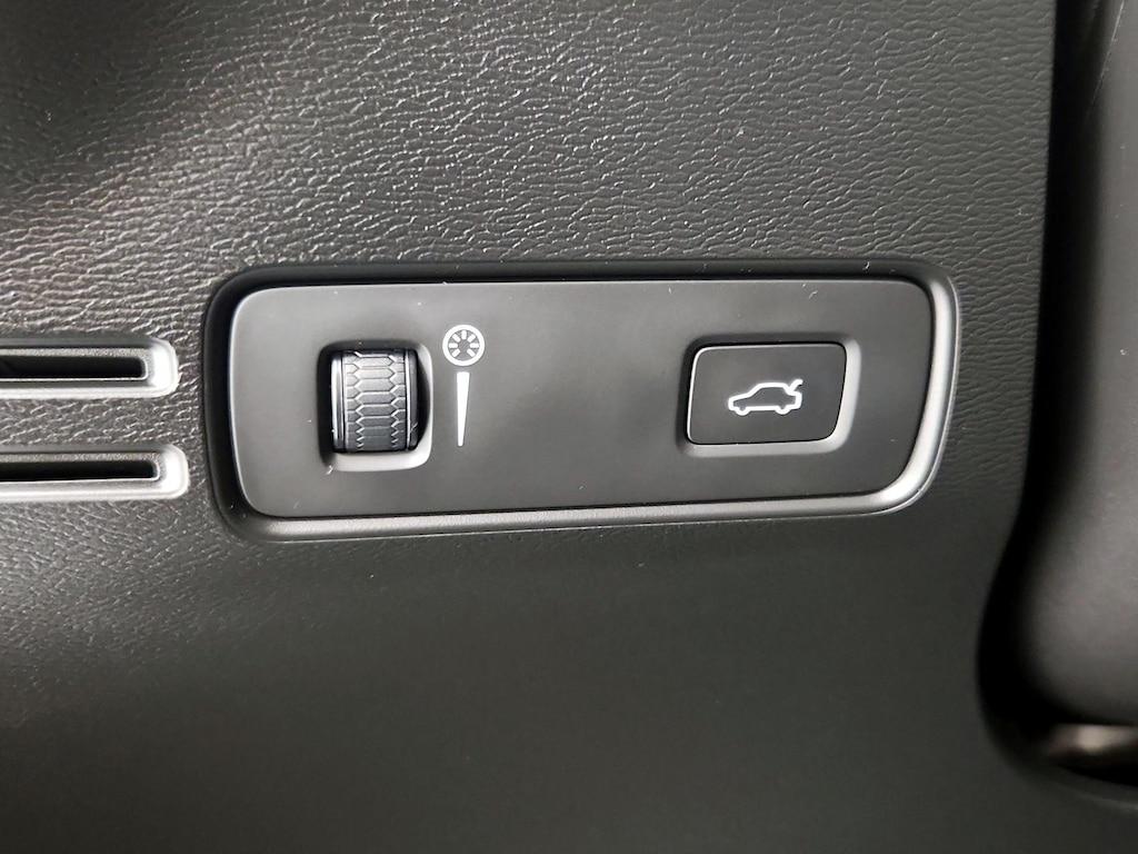 used 2020 Volvo XC40 car, priced at $27,998
