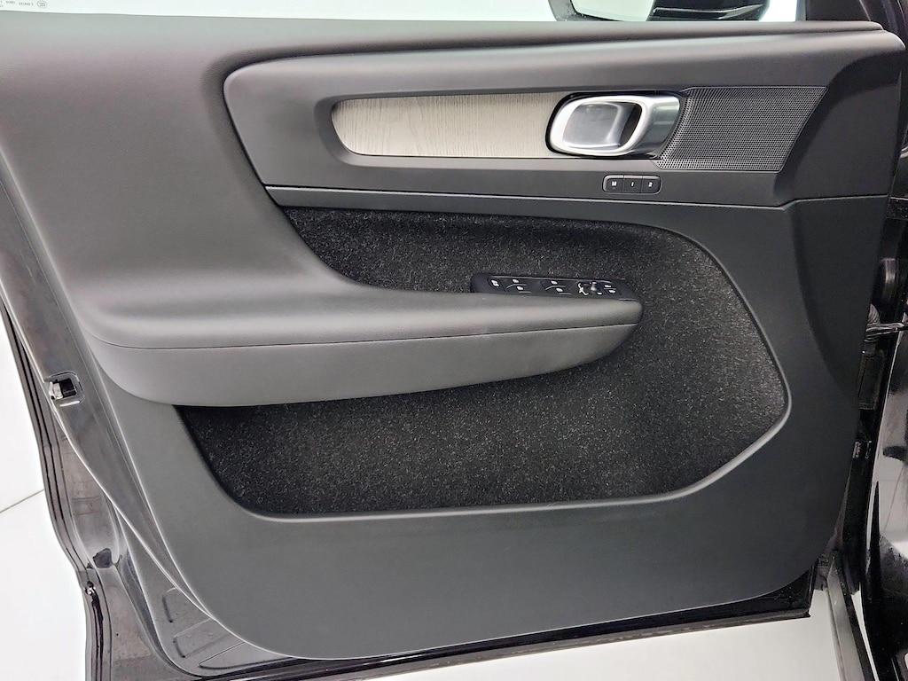 used 2020 Volvo XC40 car, priced at $27,998