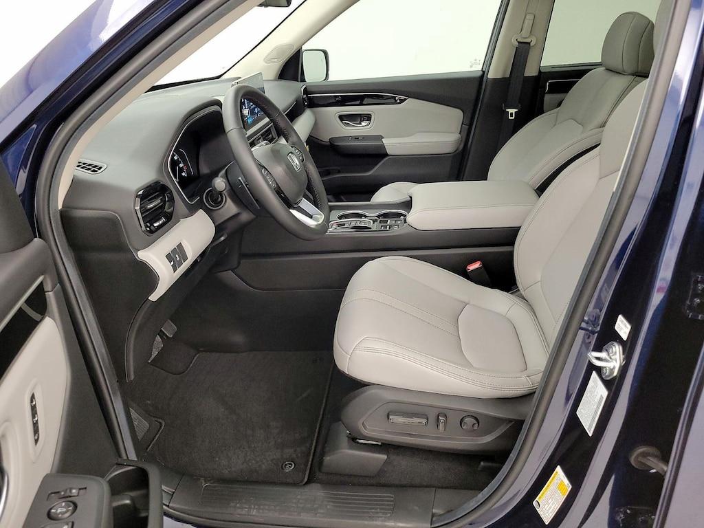 used 2025 Honda Pilot car, priced at $50,998