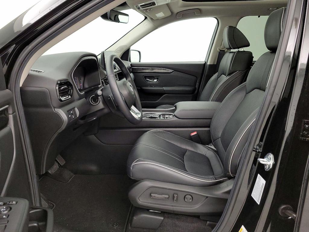 used 2025 Honda Pilot car, priced at $53,998