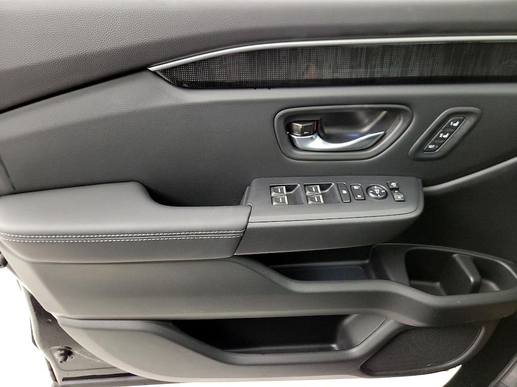 used 2025 Honda Pilot car, priced at $53,998