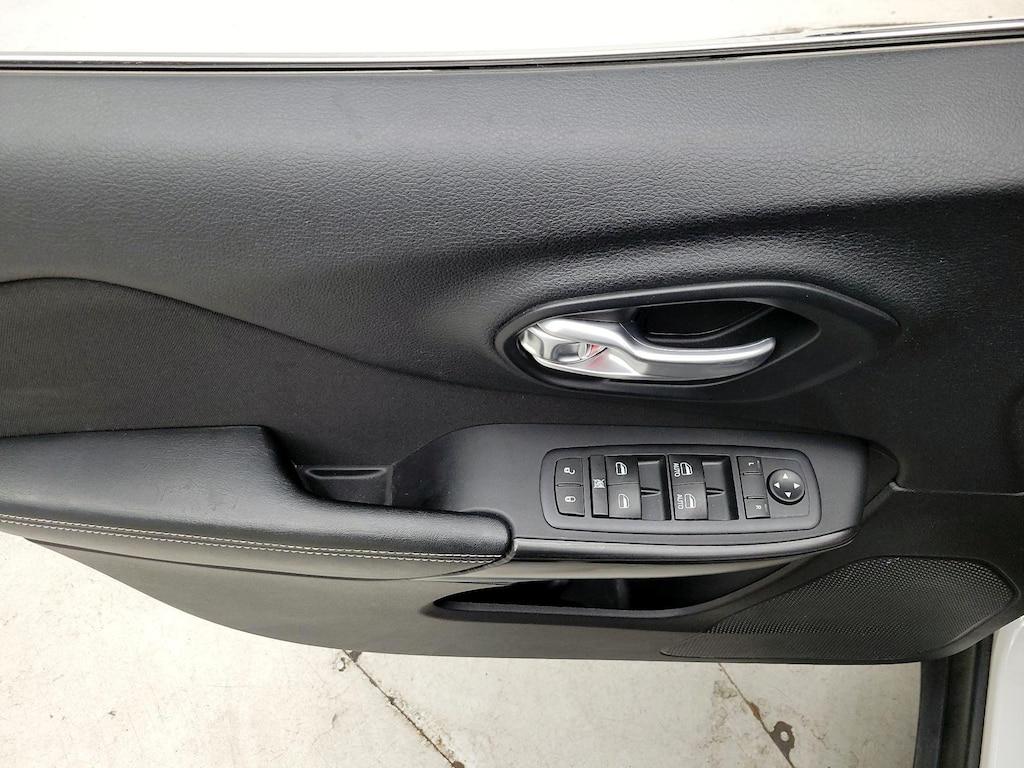 used 2016 Jeep Cherokee car, priced at $13,599