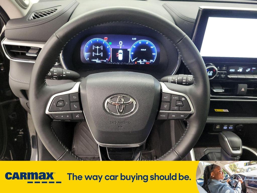 used 2023 Toyota Highlander car, priced at $47,998