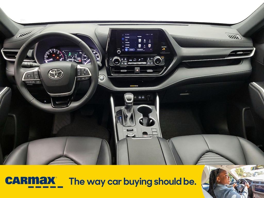 used 2024 Toyota Highlander car, priced at $45,998