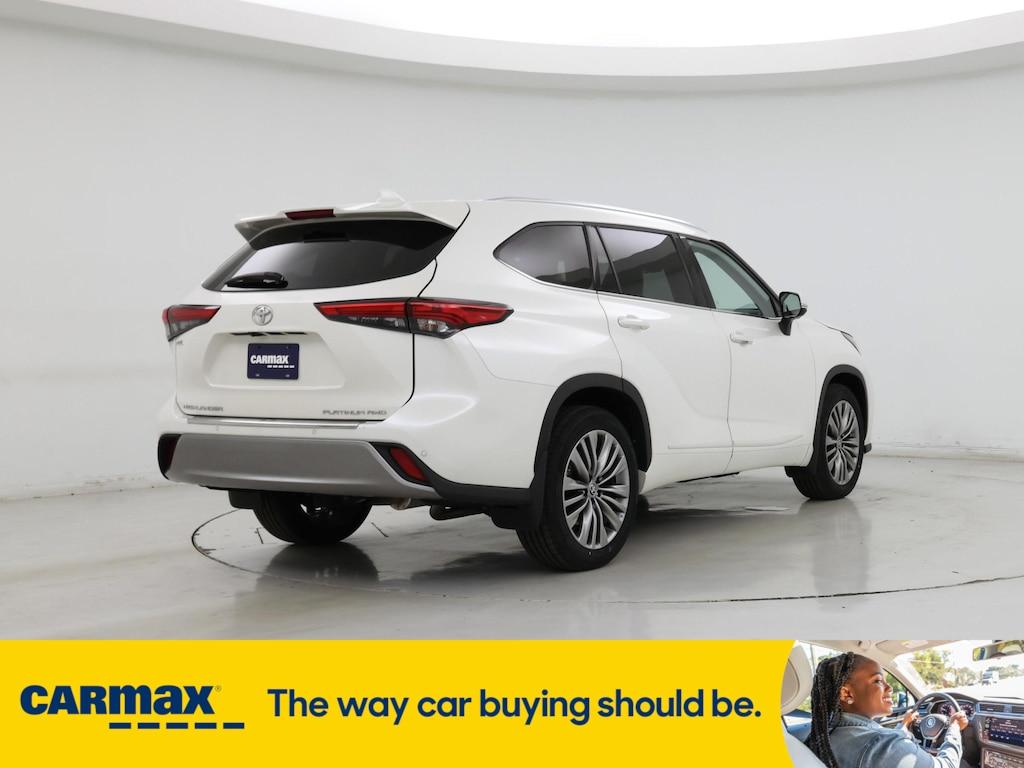 used 2021 Toyota Highlander car, priced at $41,998