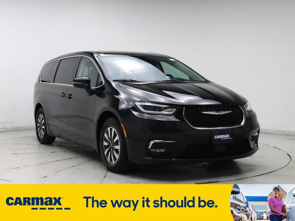used 2023 Chrysler Pacifica Hybrid car, priced at $28,998