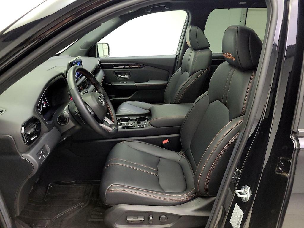 used 2025 Honda Pilot car, priced at $47,998