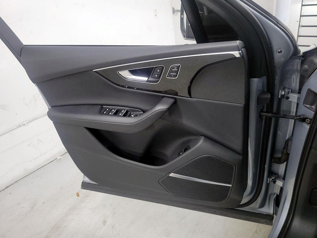 used 2023 Audi Q7 car, priced at $32,998