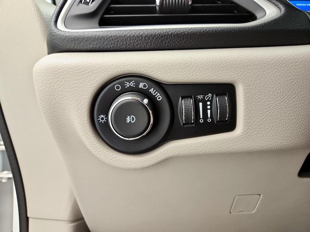 used 2022 Chrysler Pacifica car, priced at $37,998
